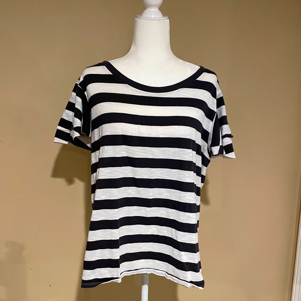 Allison Joy short sleeve - size XL